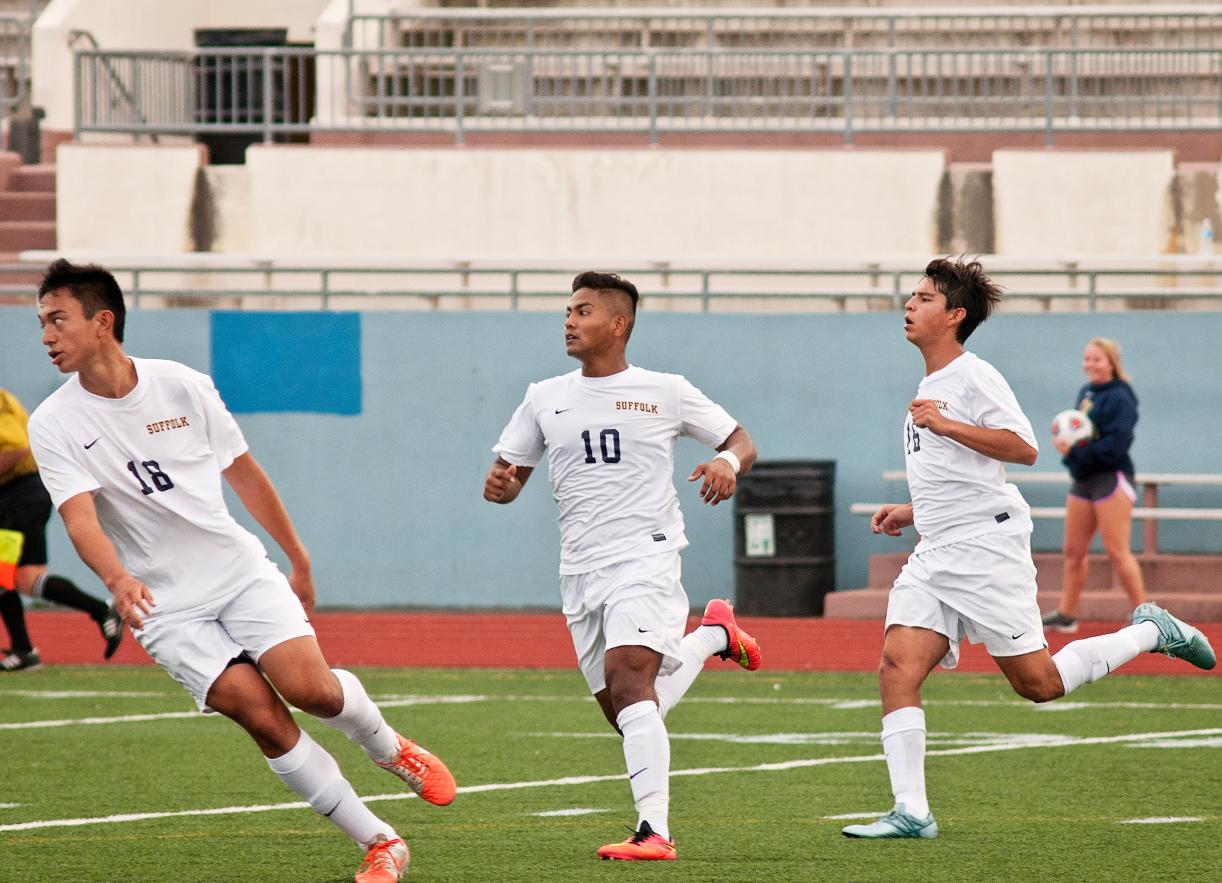 Men’s Soccer Outdone in Double Overtime by Lesley