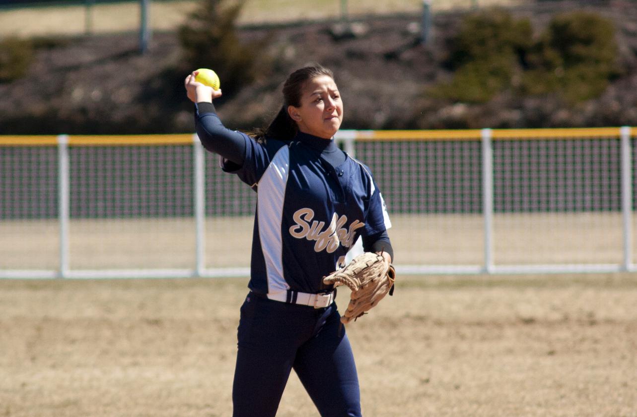 Softball Makes It 10 In a Row With Sweep of Blue Jays
