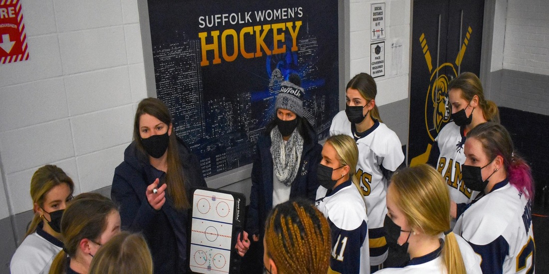 Women’s Hockey Tangles with Endicott this Weekend