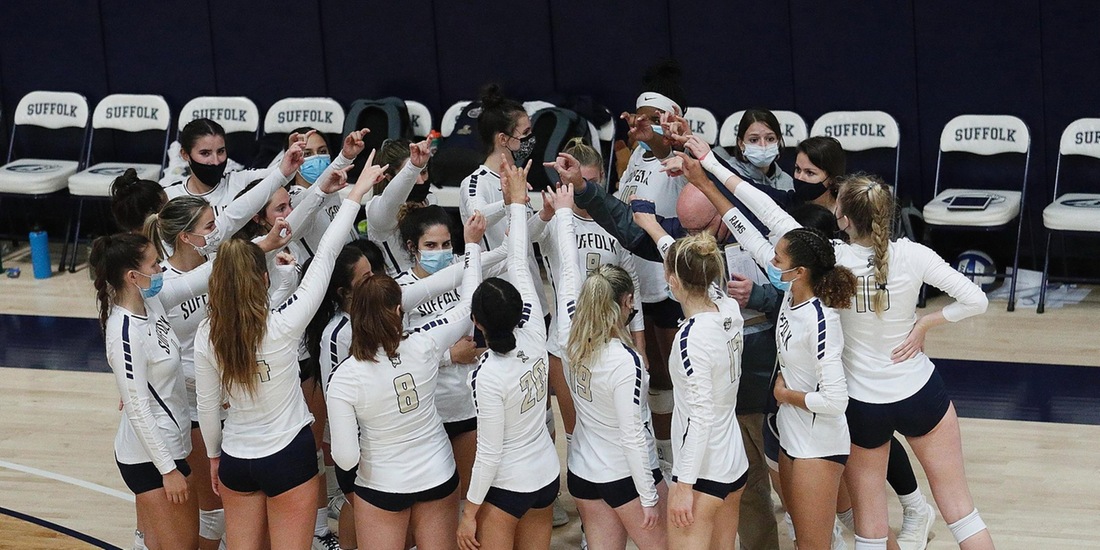 Volleyball Closes Home Schedule with Sweep of Curry
