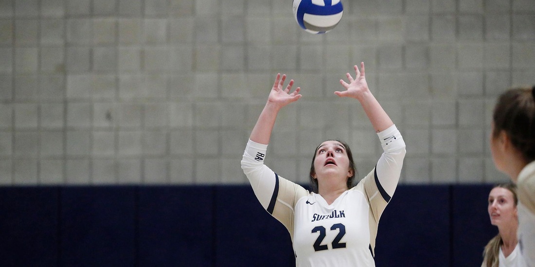 Martinez Joins 1000 Assist Club, Volleyball Falls in Four to Wentworth