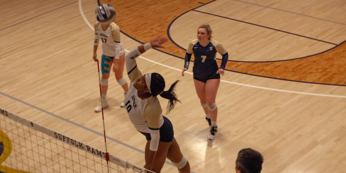 Volleyball Slips to Framingham State in Five Sets