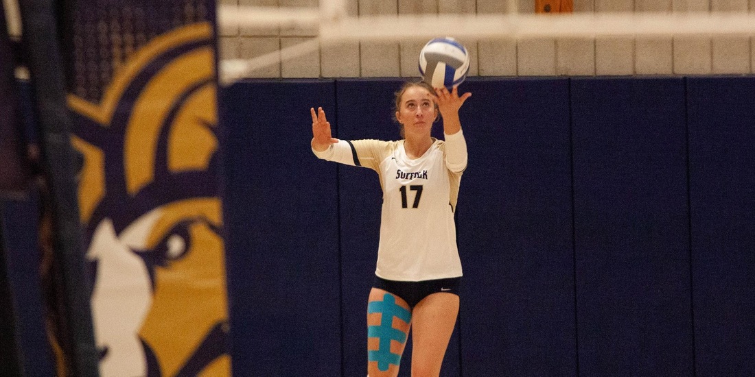Volleyball Wins Fifth Straight, Blanks Worcester State