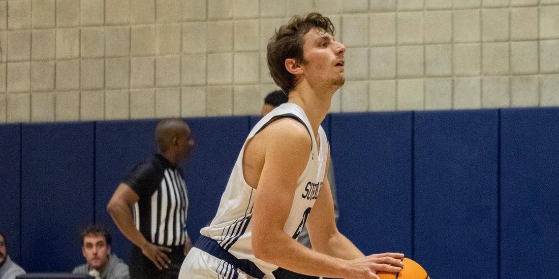Men’s Basketball Edged Out by Endicott, 93-88
