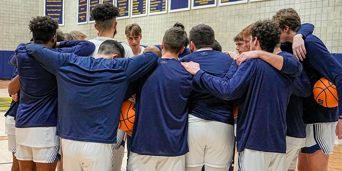 Men’s Basketball Falls in CCC Championship at Roger Williams, 79-76