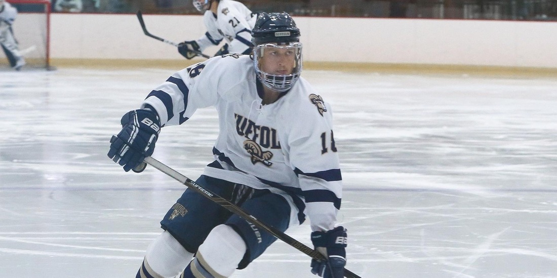 Men’s Hockey Secures CCC Point in 5-5 Tie with UNE