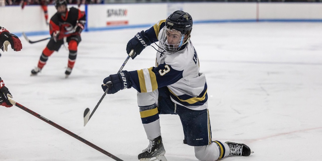 Men’s Hockey to Trek to #12 UNE Friday