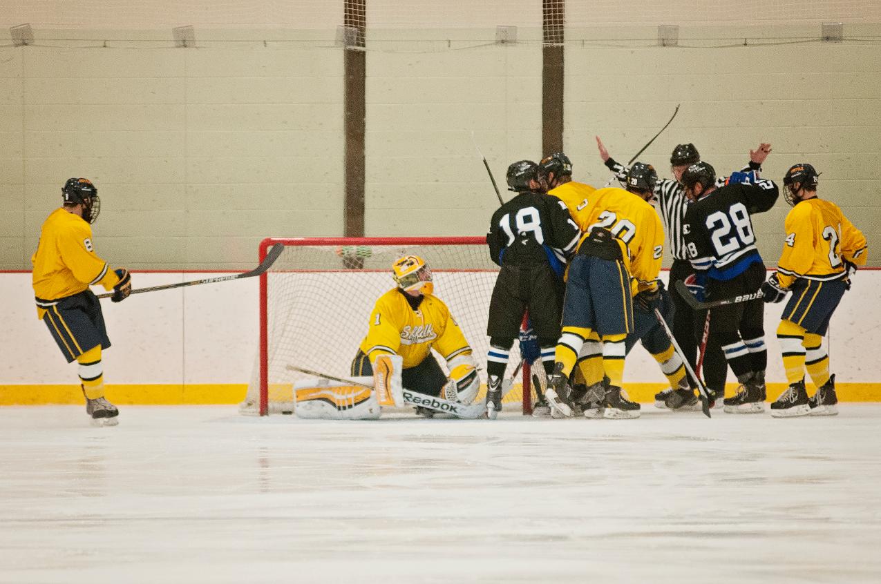 Hockey Battles to 3-3 Draw with Salve Regina in ECAC Northeast Opener