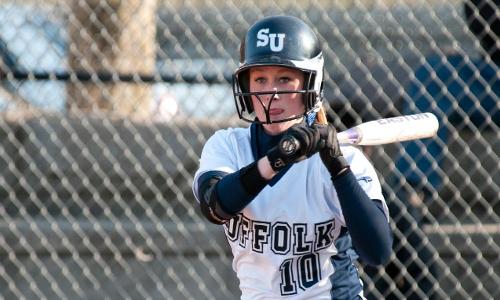 Softball Rounds Out Spring Trip With Split on Friday