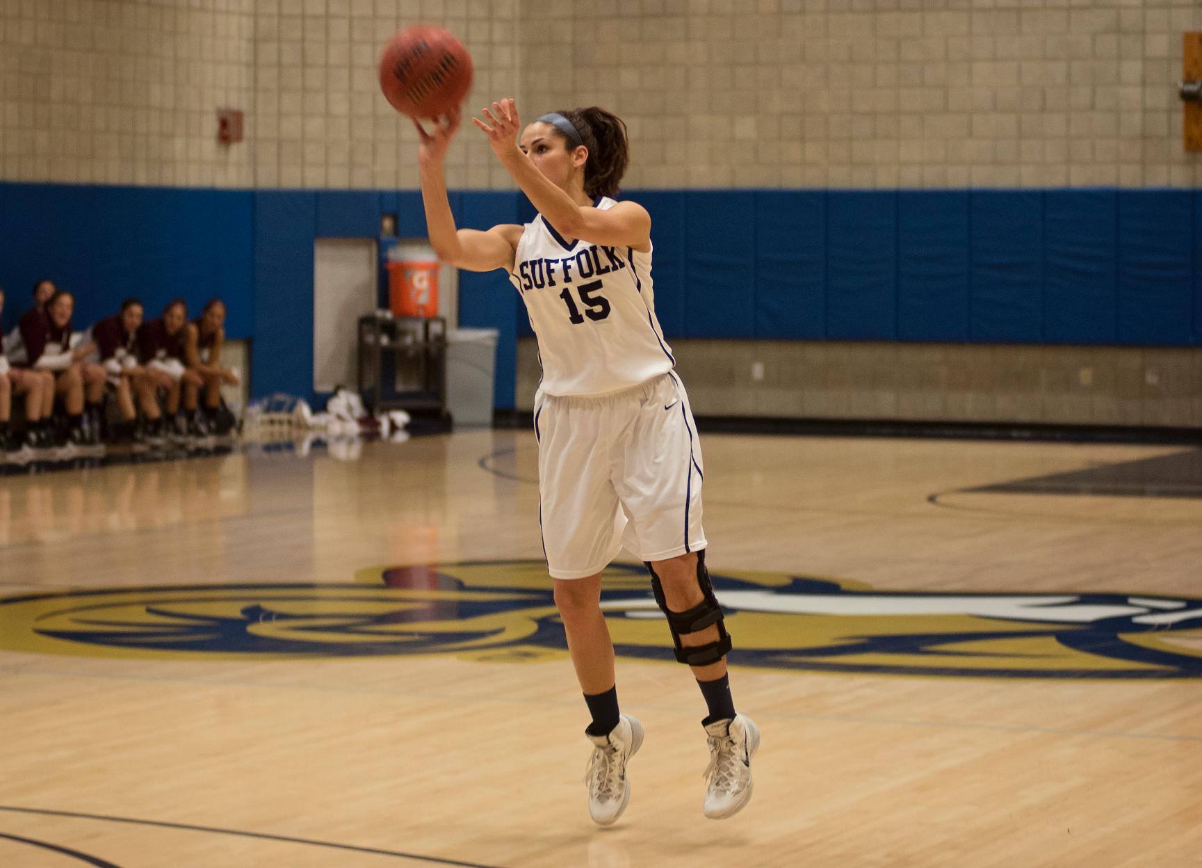 Women’s Basketball Clashes at Curry, Falls 82-73