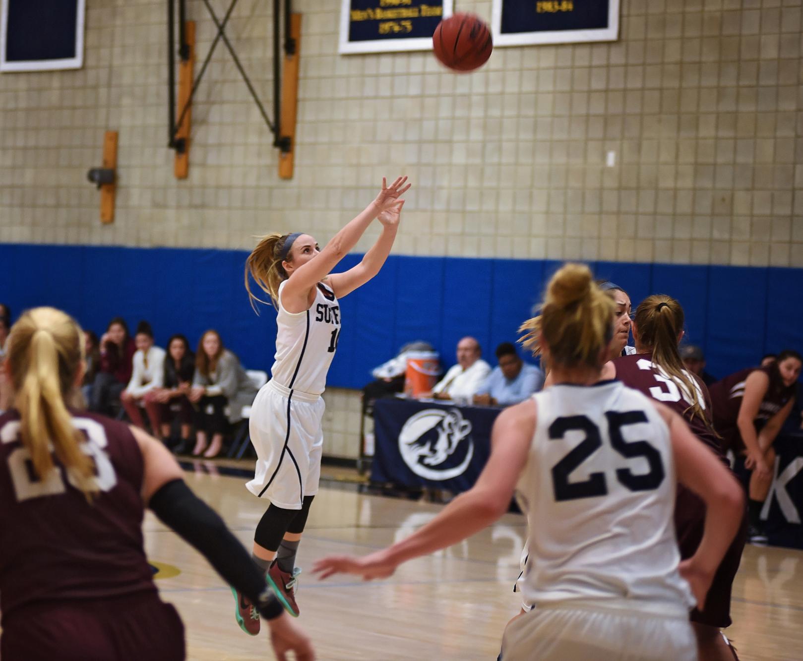 Women’s Basketball Clashes at Wentworth Tuesday