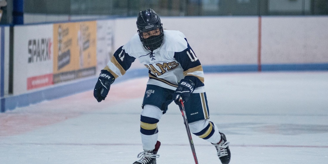 Women’s Hockey Wins Fourth Straight Downs Worcester State, 5-1