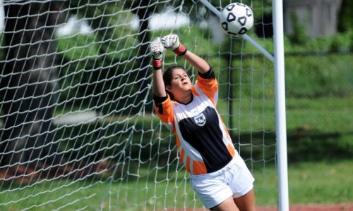 Women's Soccer Play to 0-0 Draw With Simmons