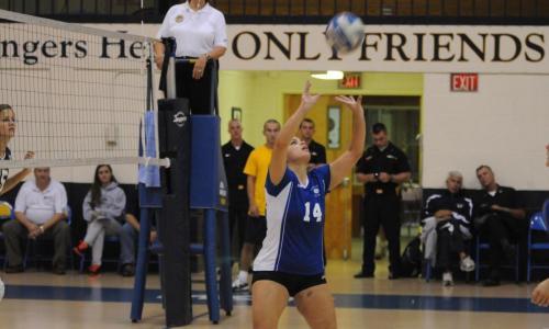 Volleyball Wins Fourth Straight