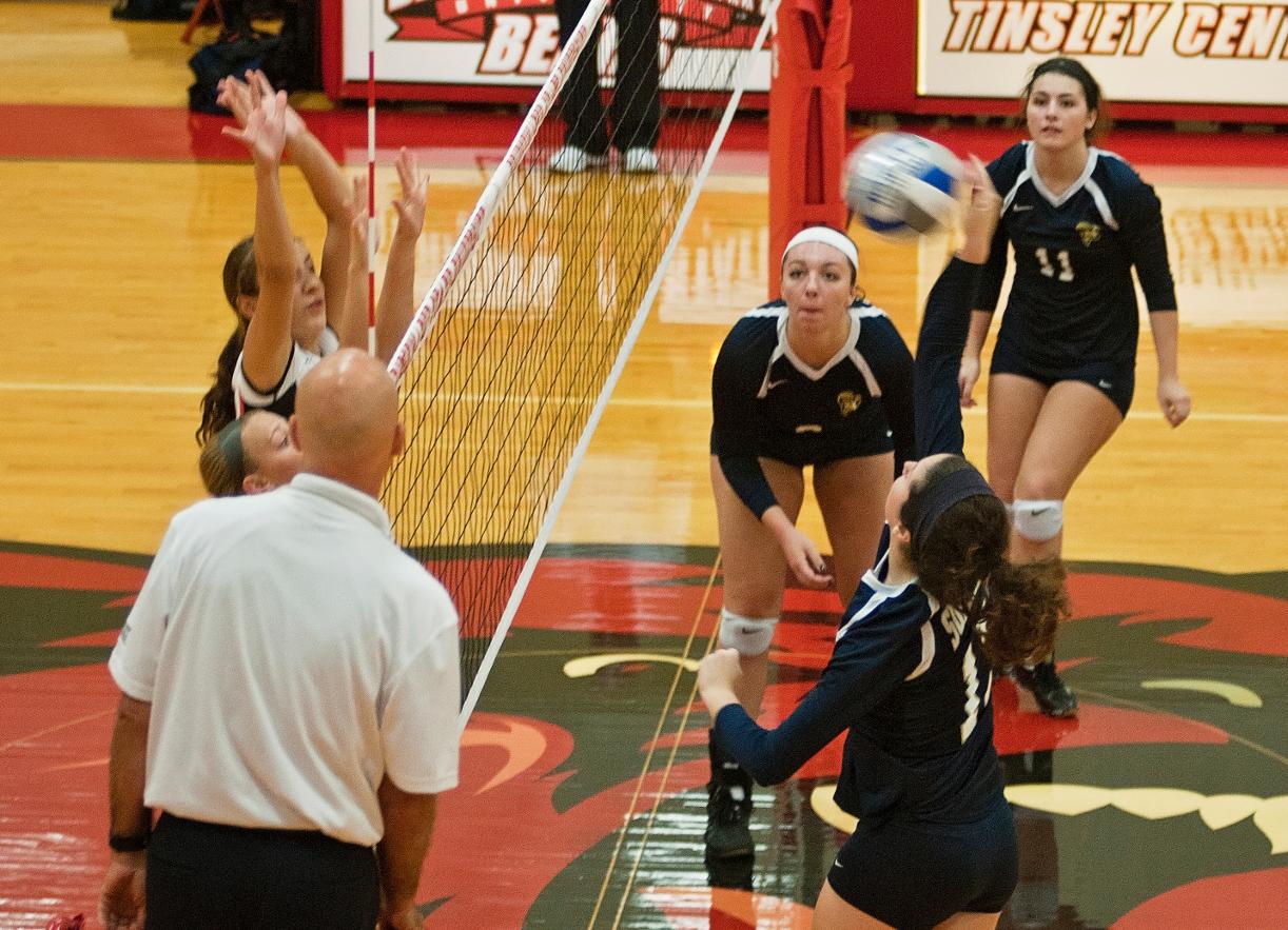 Volleyball Loses at JWU in Straight Sets