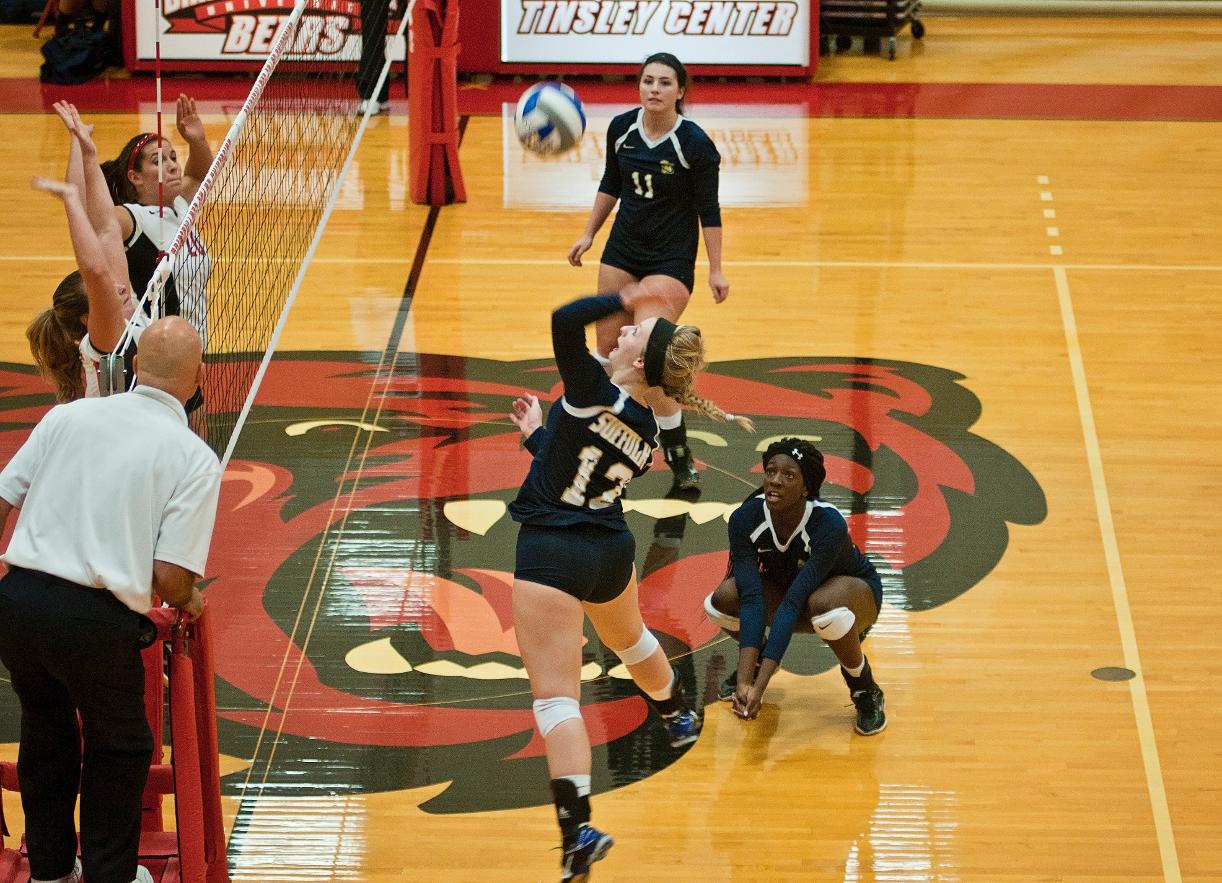 Volleyball Drops Tri-Match vs. Plymouth State, Salem State