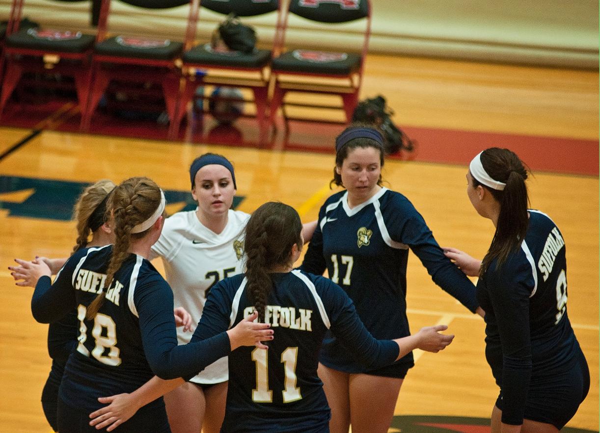 Volleyball Closes Homestand with Pine Manor, Lesley