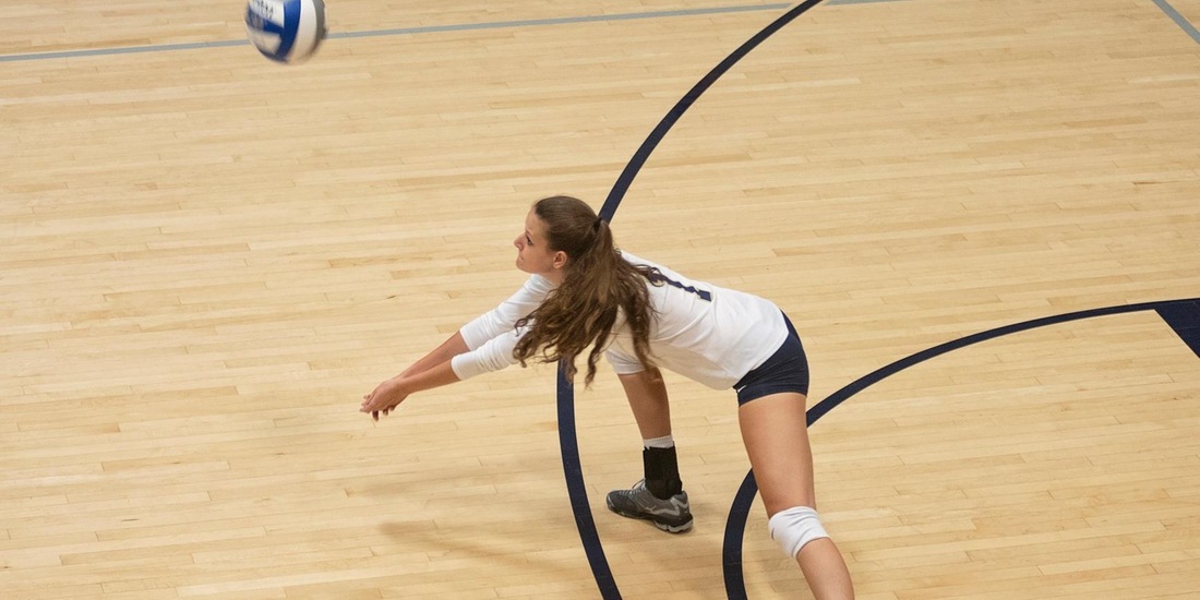 Volleyball Ventures North for Tri-Match at Colby with Salem State