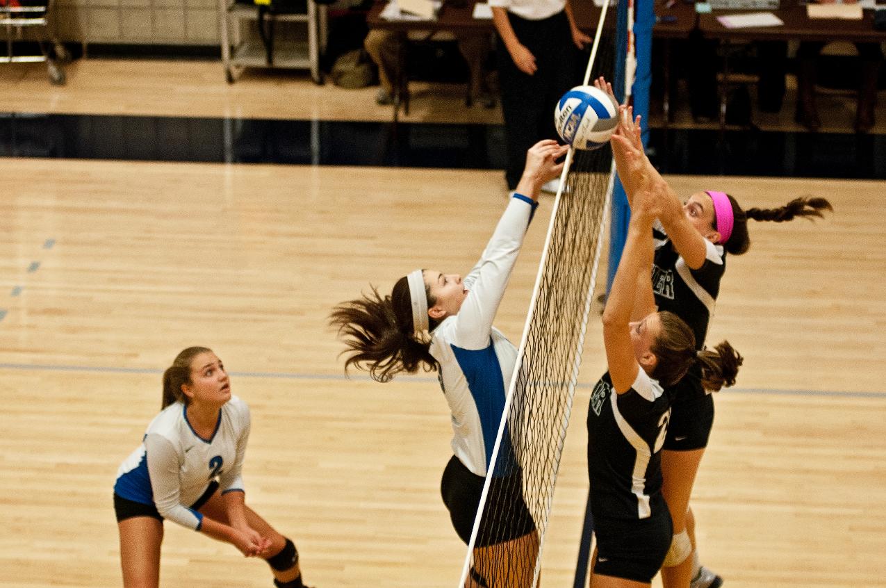 Women’s Volleyball Serves Up 3-0 Victory at Mass. Maritime