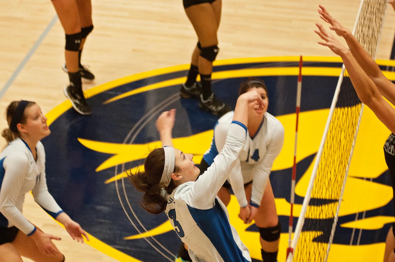 Volleyball Visits Bridgewater State Thursday
