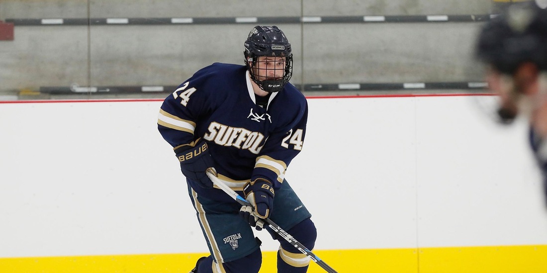 Men’s Hockey Iced by No. 13 UNE, 3-1