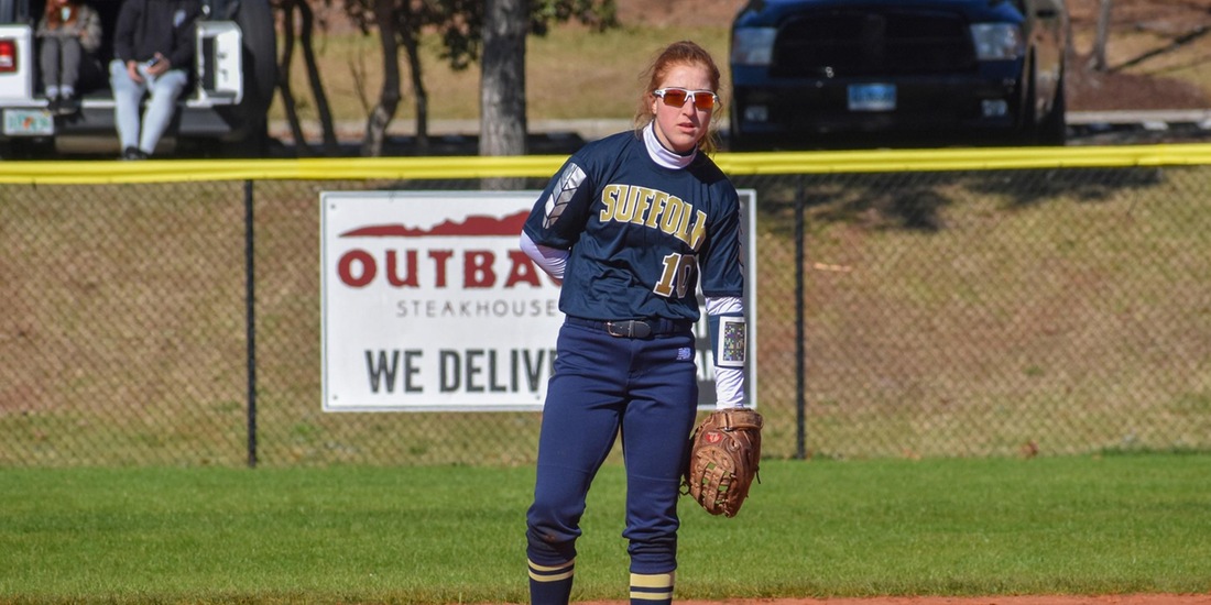 Softball Edged Out Emerson in Nightcap, 3-1